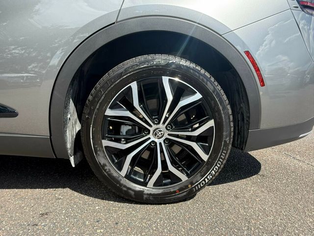 2025 Toyota Crown XLE AWD - 22922266 - 7