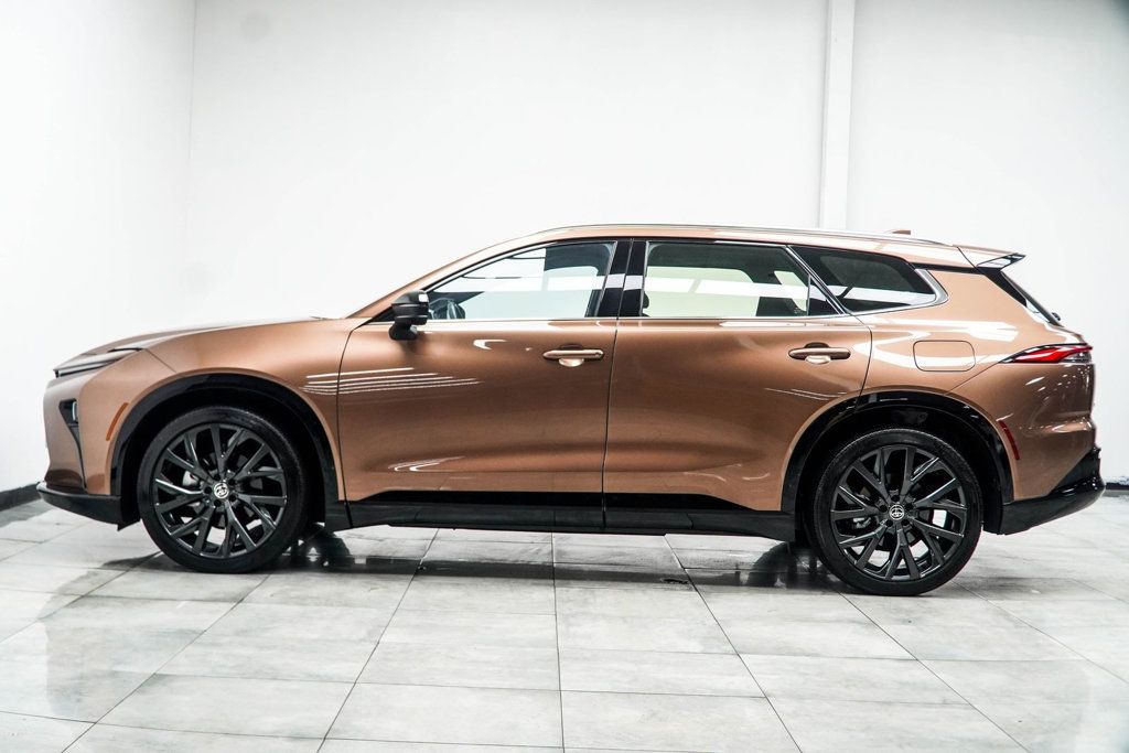 Toyota Crown Signia photo 11