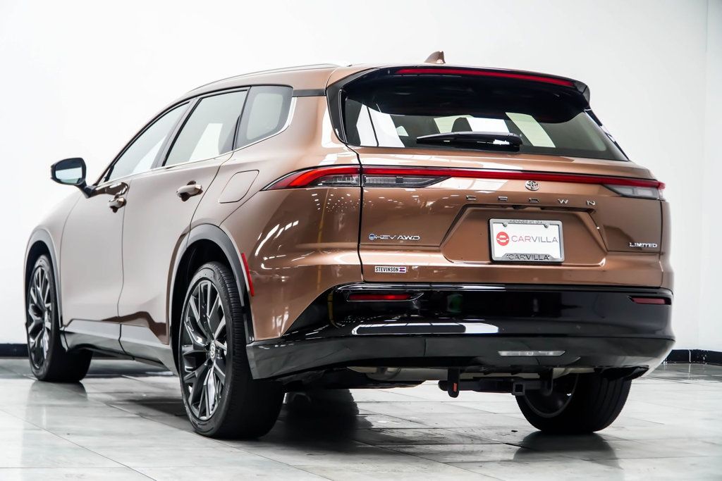 Toyota Crown Signia photo 12