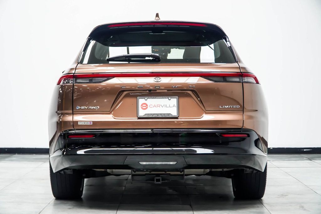 Toyota Crown Signia photo 13