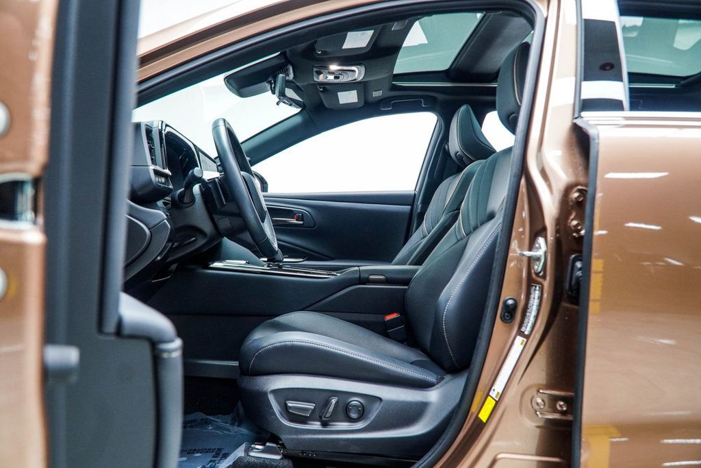Toyota Crown Signia photo 37