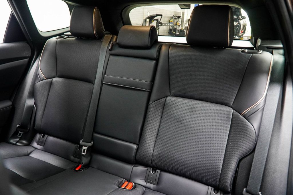 Toyota Crown Signia photo 39