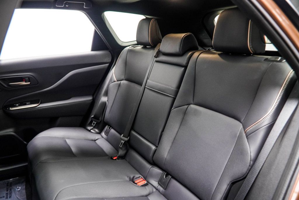 Toyota Crown Signia photo 40