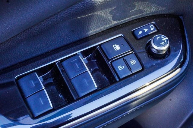 2025 Toyota Crown Signia Limited AWD - 22959503 - 14