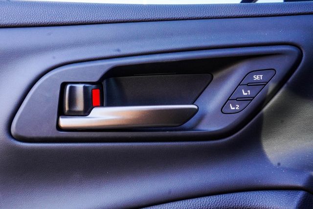 2025 Toyota Crown Signia Limited AWD - 22959503 - 15