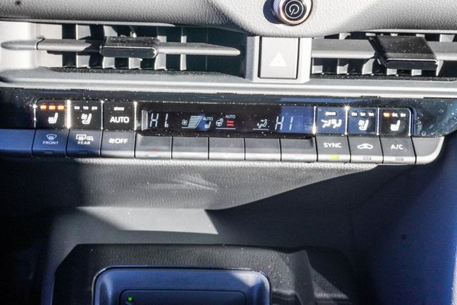 2025 Toyota Crown Signia Limited AWD - 22959503 - 26