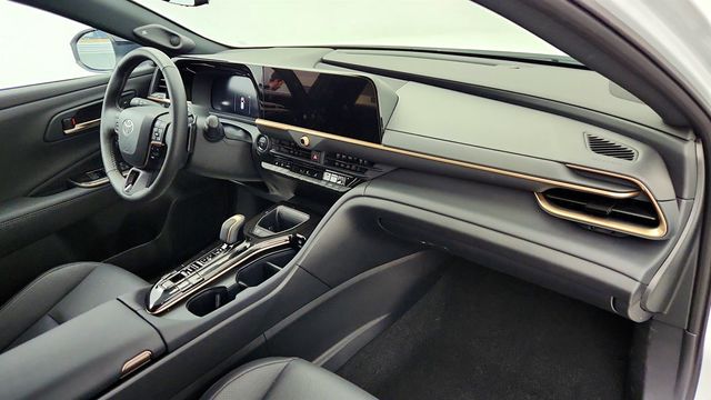 2025 Toyota Crown Signia Limited AWD w/ Advanced Technology Package - 23014183 - 24