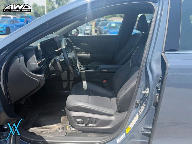 2025 Toyota Crown Signia XLE Hybrid Sport Utility 4D - 23056447 - 11
