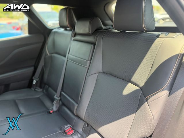 2025 Toyota Crown Signia XLE Hybrid Sport Utility 4D - 23056447 - 16