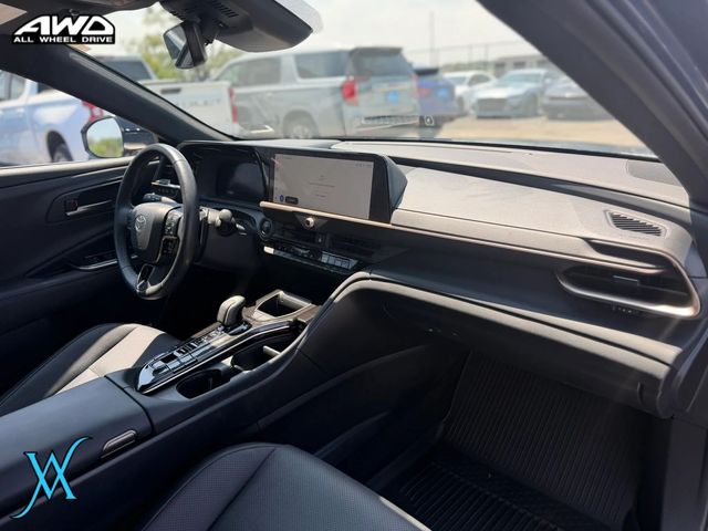 2025 Toyota Crown Signia XLE Hybrid Sport Utility 4D - 23056447 - 22