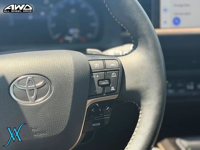 2025 Toyota Crown Signia XLE Hybrid Sport Utility 4D - 23056447 - 31