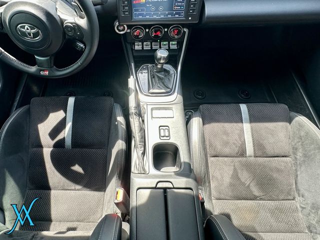 2025 Toyota GR86 Premium Coupe 2D - 23090176 - 26