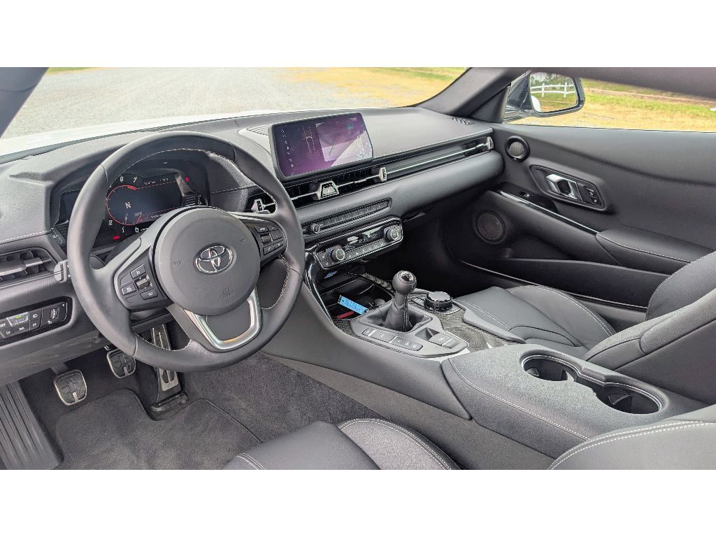2025 Toyota Supra 3.0 photo 15
