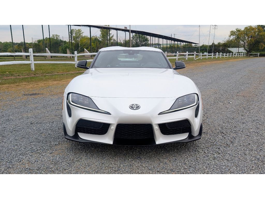 2025 Toyota Supra 3.0 photo 2