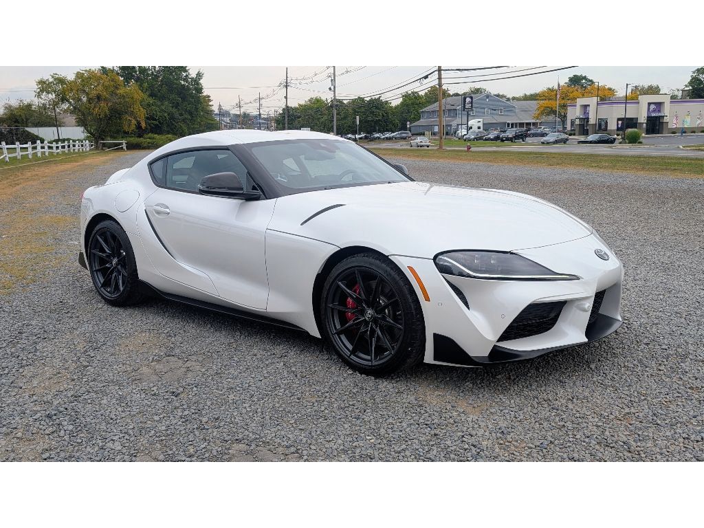 2025 Toyota Supra 3.0 photo 3