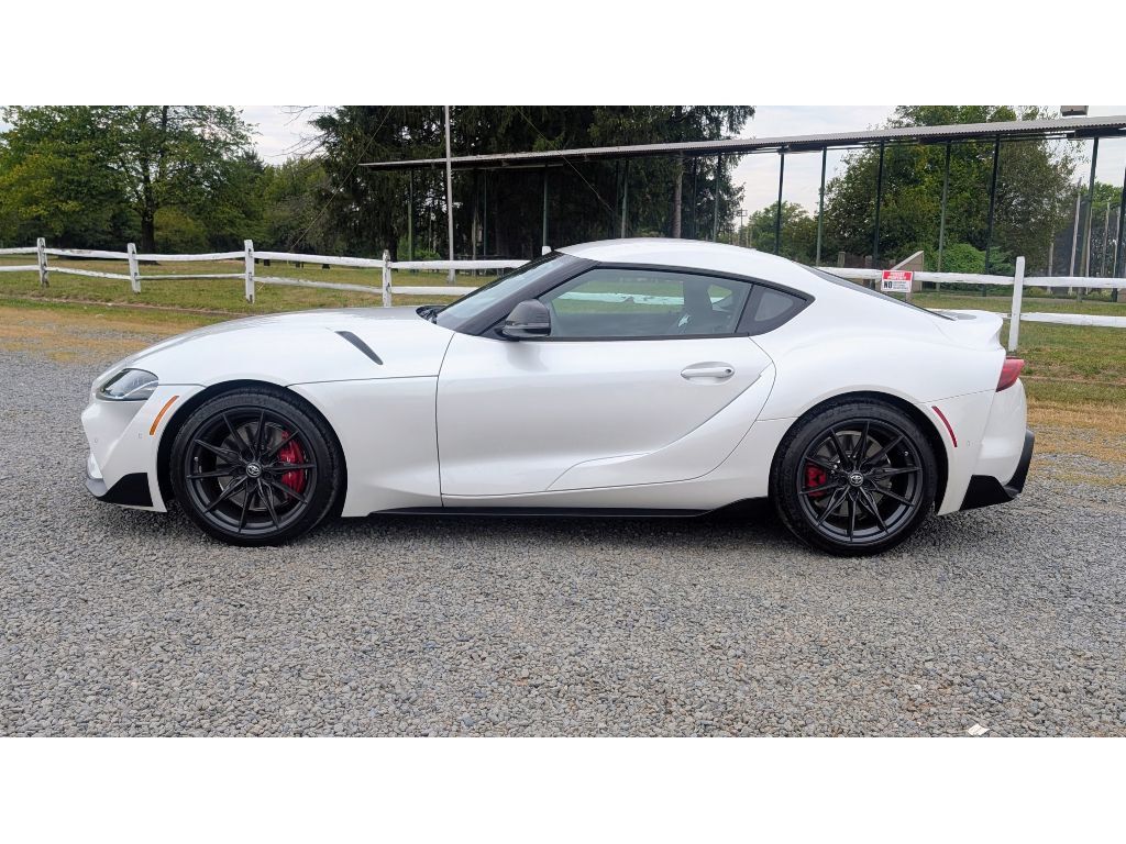 2025 Toyota Supra 3.0 photo 4