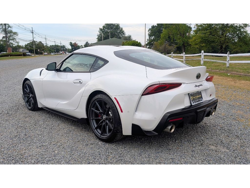 2025 Toyota Supra 3.0 photo 5