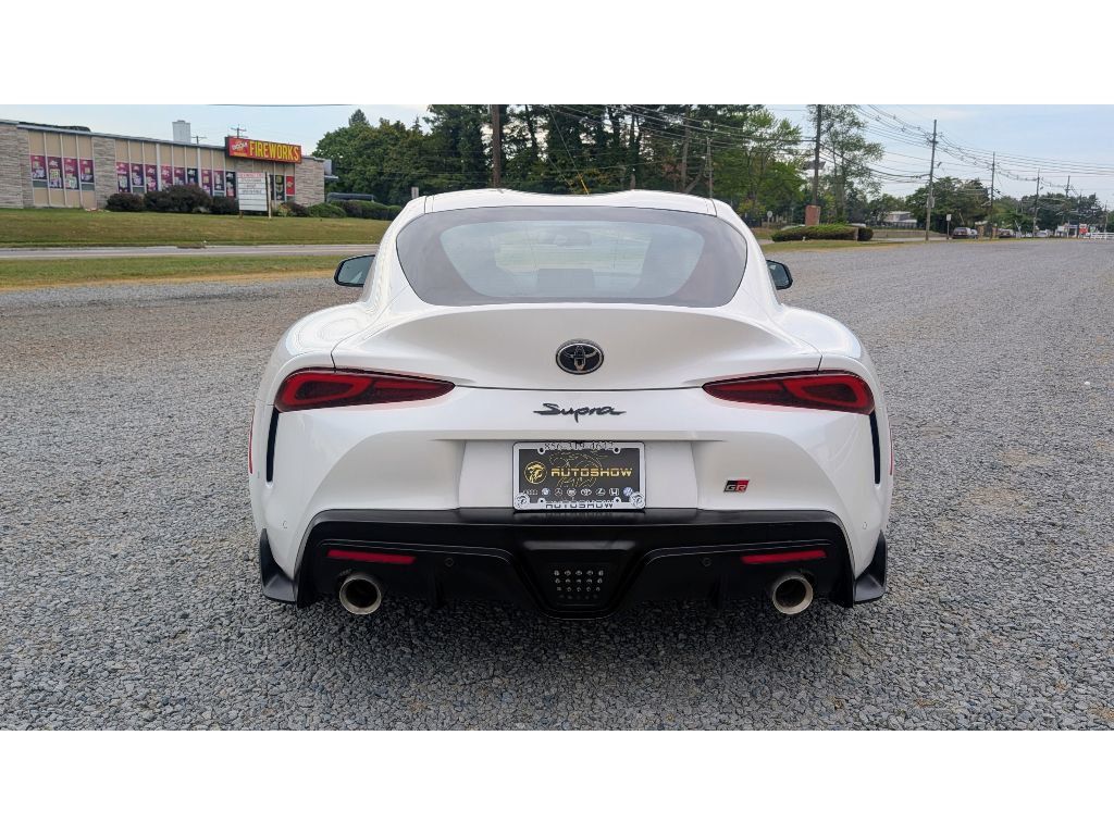 2025 Toyota Supra 3.0 photo 6