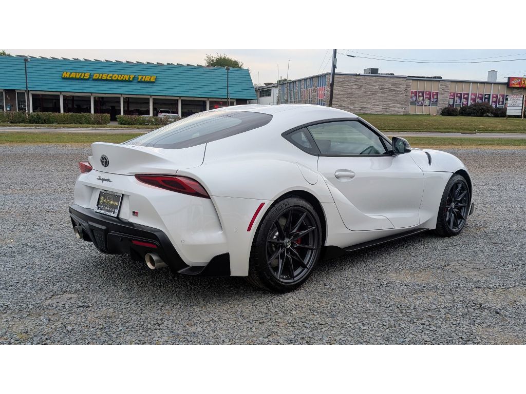 2025 Toyota Supra 3.0 photo 7