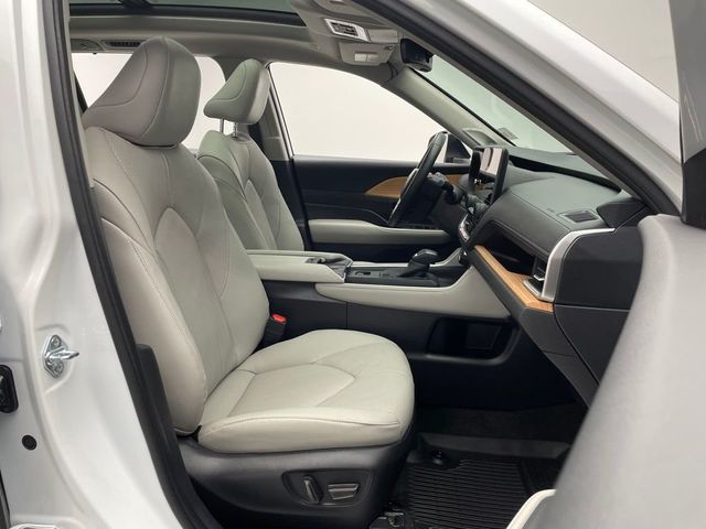 2025 Toyota Grand Highlander Hybrid Limited AWD - 23010300 - 17