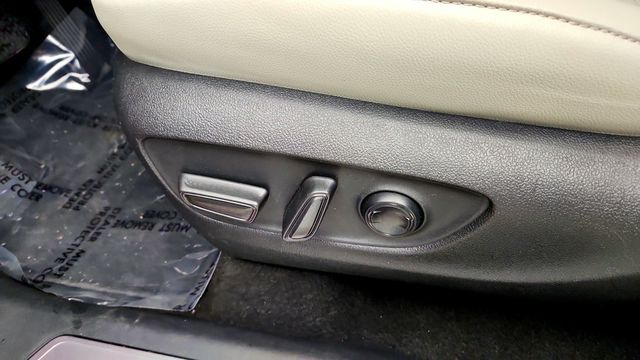 2025 Toyota Grand Highlander Hybrid MAX Platinum AWD w/ Illuminated Cargo Sill - 23085403 - 10