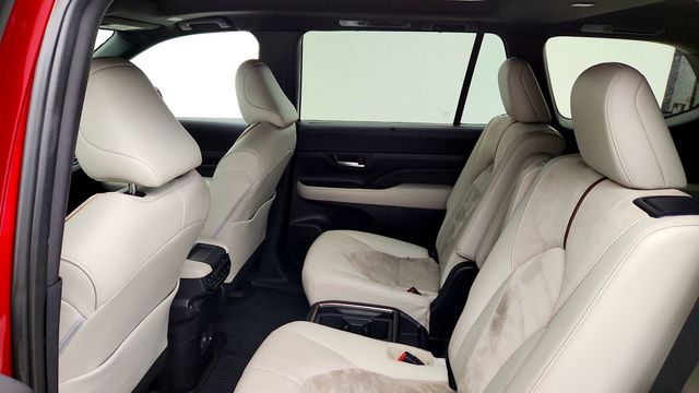 2025 Toyota Grand Highlander Hybrid MAX Platinum AWD w/ Illuminated Cargo Sill - 23085403 - 19