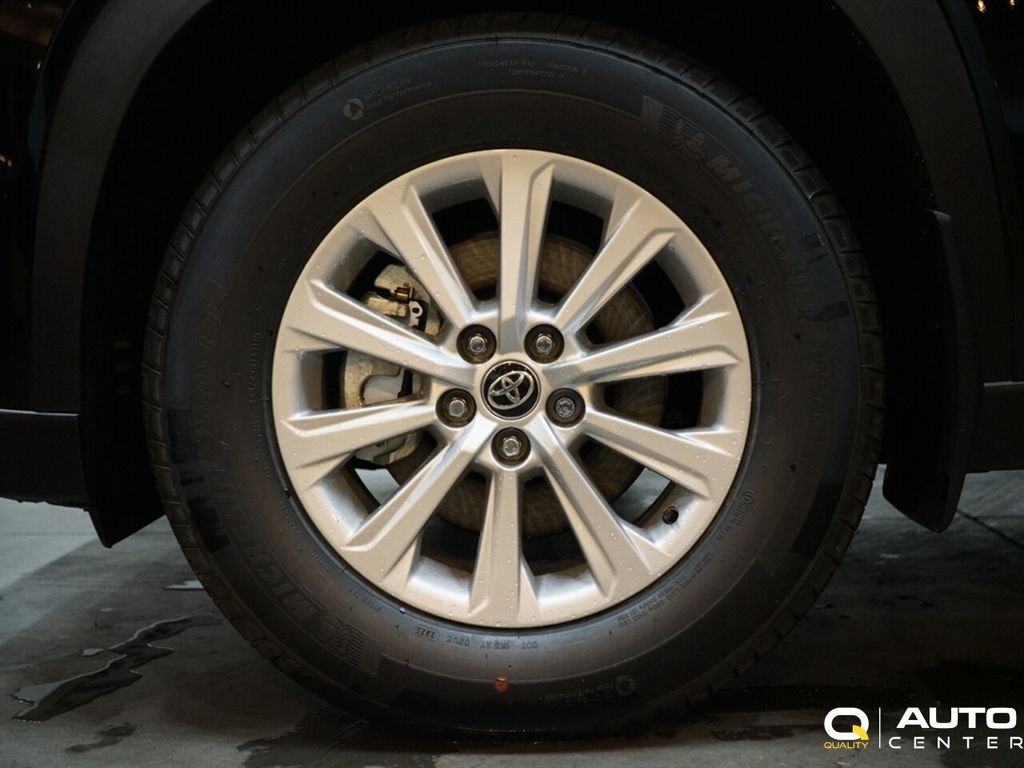 2025 Toyota Grand Highlander Hybrid XLE AWD photo 4