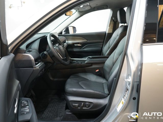 2025 Toyota Grand Highlander Hybrid XLE AWD - 22956978 - 13