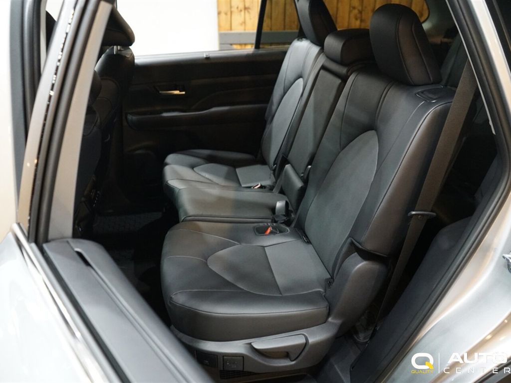 2025 Toyota Grand Highlander Hybrid XLE AWD - 22956978 - 28