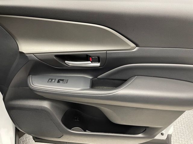 2025 Toyota Grand Highlander LE AWD - 23003346 - 14