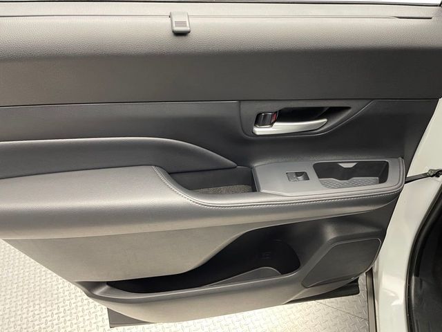 2025 Toyota Grand Highlander LE AWD - 23003346 - 31