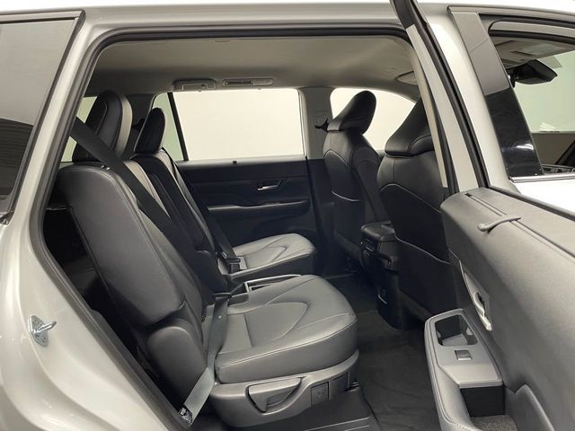 2025 Toyota Grand Highlander LE AWD - 23003346 - 35