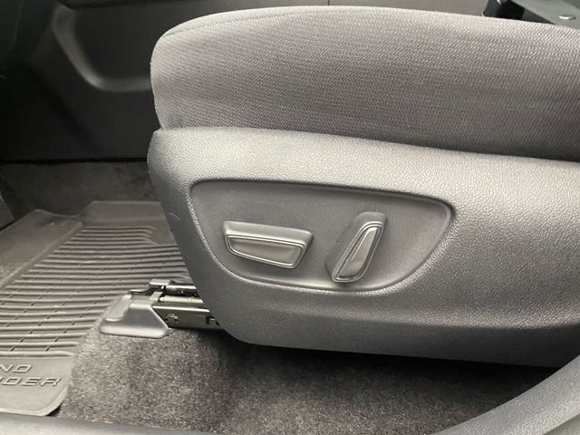 2025 Toyota Grand Highlander LE FWD - 22975372 - 13