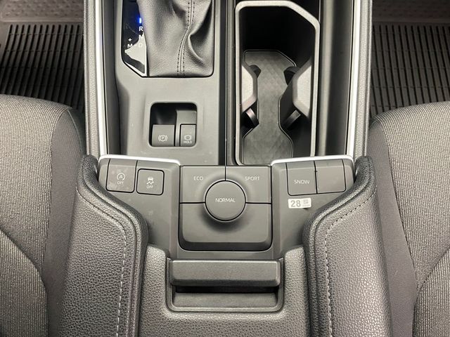 2025 Toyota Grand Highlander LE FWD - 22975372 - 28