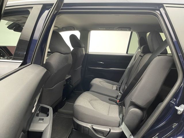 2025 Toyota Grand Highlander LE FWD - 22975372 - 32