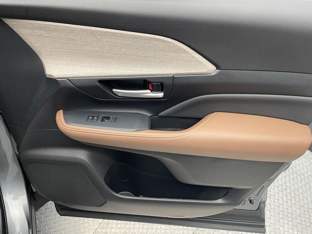 2025 Toyota Grand Highlander Platinum AWD - 22954594 - 14