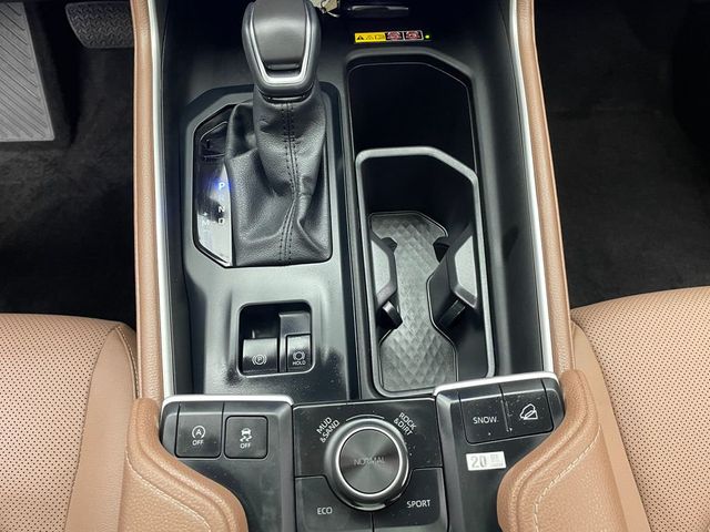 2025 Toyota Grand Highlander Platinum AWD - 22954594 - 28