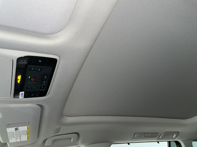 2025 Toyota Grand Highlander Platinum AWD - 22954594 - 30