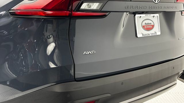 2025 Toyota Grand Highlander Platinum AWD - 23030376 - 3