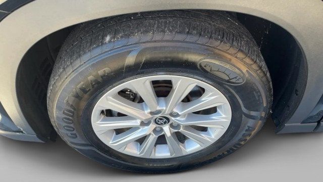 2025 Toyota Grand Highlander XLE AWD - 23080209 - 17
