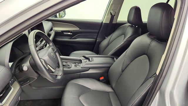 2025 Toyota Grand Highlander XLE AWD - 23091790 - 16