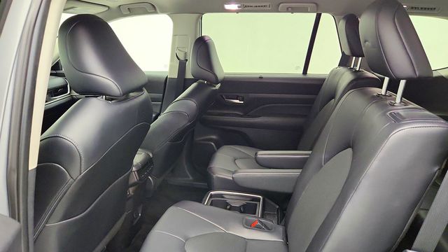 2025 Toyota Grand Highlander XLE AWD - 23091790 - 17