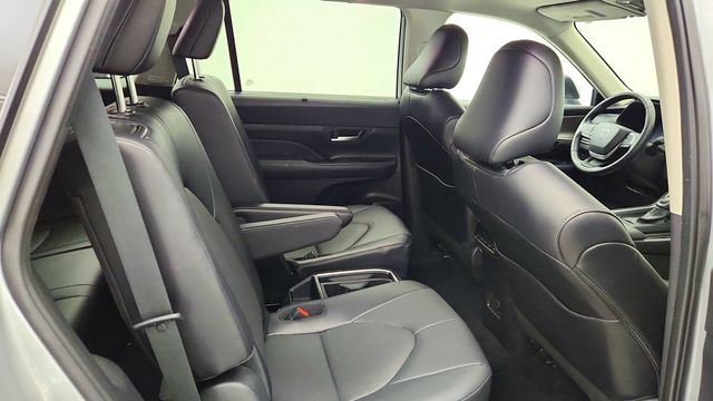2025 Toyota Grand Highlander XLE AWD - 23091790 - 19