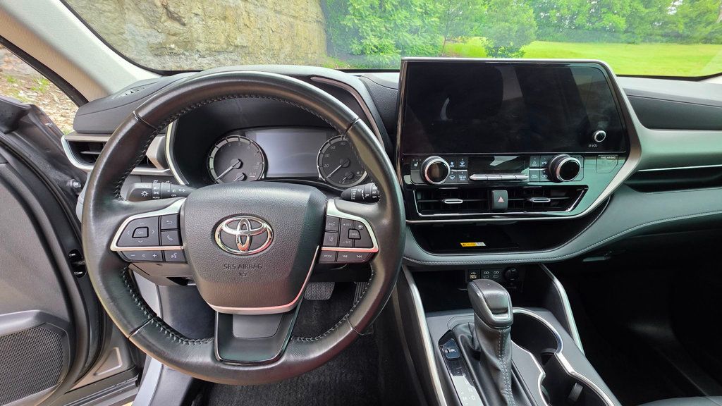 2025 Toyota Highlander 2025 Toyota Highlander XLE FWD - 23032645 - 16