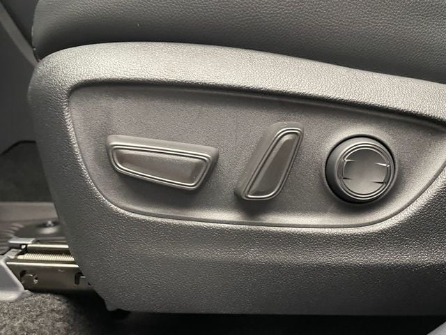 2025 Toyota Highlander Hybrid XLE AWD - 22926767 - 13