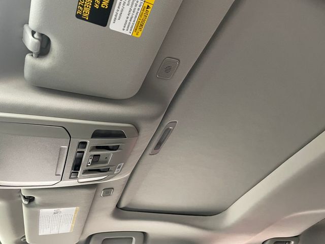 2025 Toyota Highlander Hybrid XLE AWD - 22926767 - 30