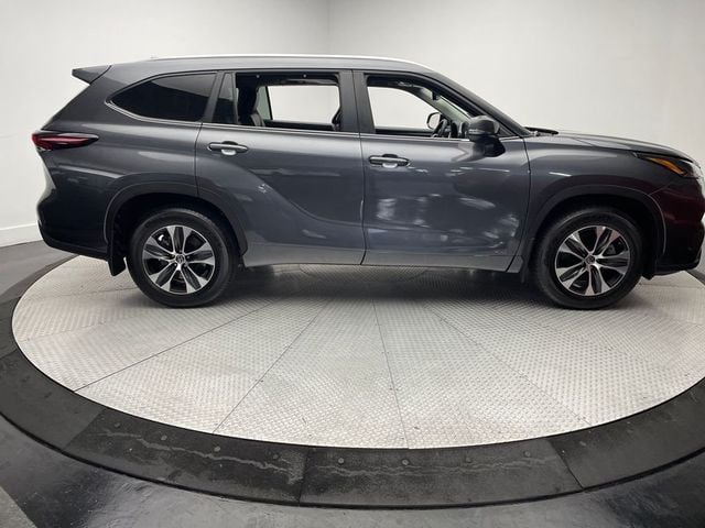 2025 Toyota Highlander Hybrid XLE AWD - 22926767 - 3