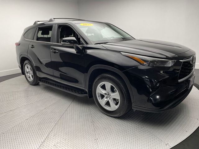 2025 Toyota Highlander LE AWD - 22950820 - 2