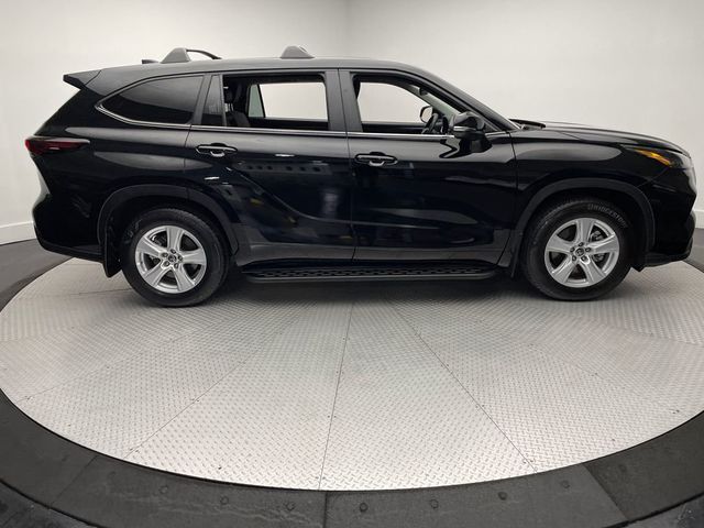 2025 Toyota Highlander LE AWD - 22950820 - 3