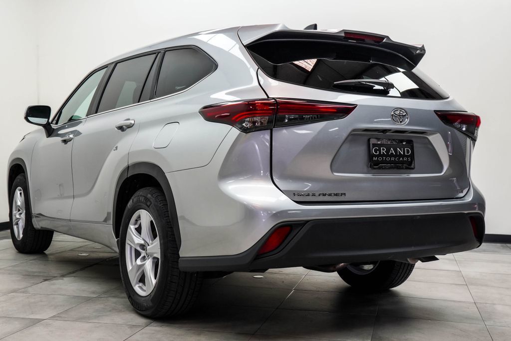 Toyota Highlander photo 12